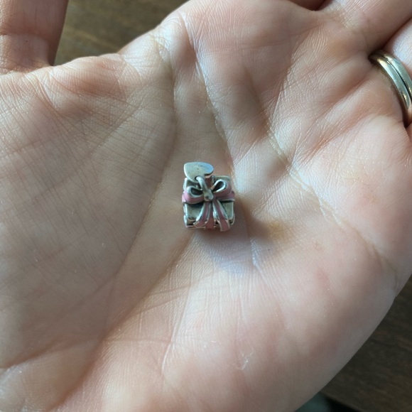 Present Pandora Charm - Picture 2 of 2